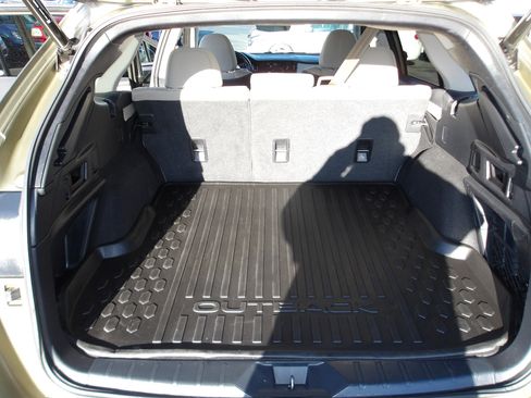 Used 2021 Subaru Outback Premium w/ Popular Package #1 image 12