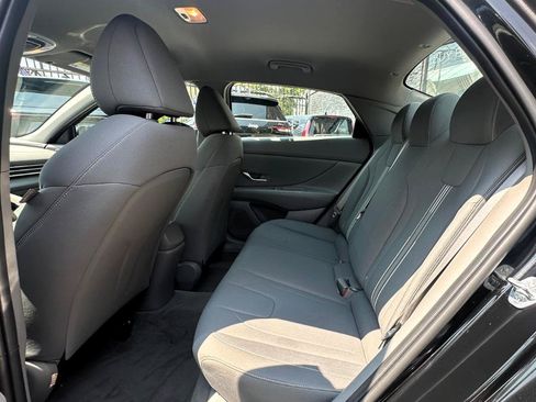 Used 2023 Hyundai Elantra SEL w/ Convenience Package FWD image 23