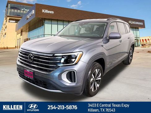 Used 2024 Volkswagen Atlas SE image 3