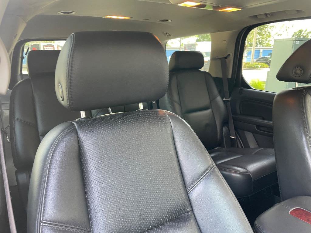Used 2007 Cadillac Escalade AWD w/ Information Package image 31