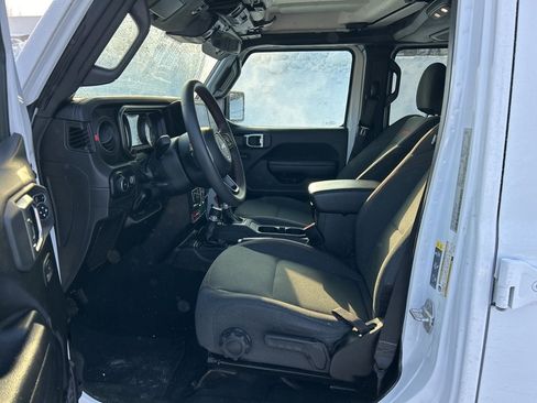 Used 2024 Jeep Wrangler Unlimited Rubicon image 9