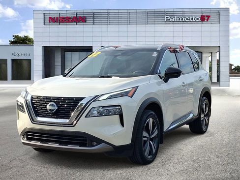 Certified 2022 Nissan Rogue SL w/ SL Premium Package FWD image 3