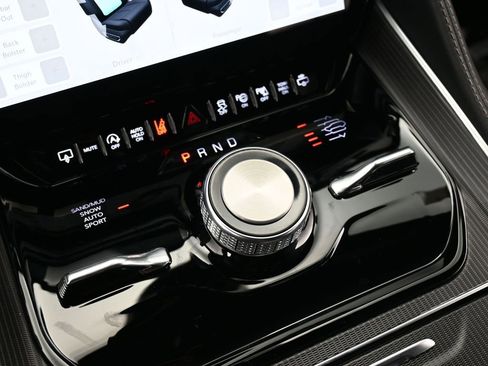 Used 2024 Jeep Grand Wagoneer Series II w/ Quick Order Packagew 28T image 32