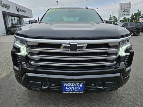 Used 2024 Chevrolet Silverado 1500 High Country w/ Technology Package AWD/4WD image 8