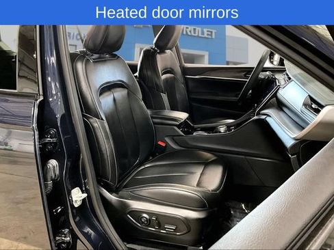 Used 2023 Jeep Grand Cherokee L Limited AWD/4WD image 28