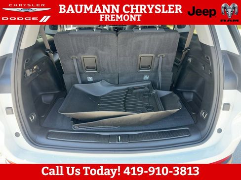 Used 2023 Jeep Grand Cherokee L Laredo w/ Luxury Tech Group I AWD/4WD image 7