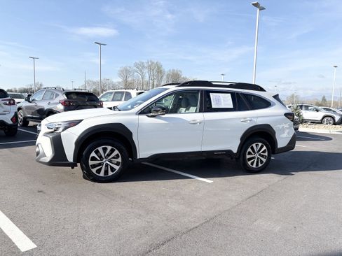 Certified 2025 Subaru Outback Premium image 4