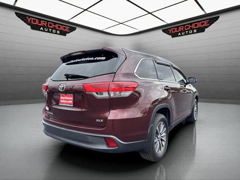Used 2019 Toyota Highlander XLE image 5