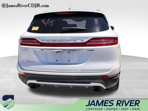 Used 2019 Lincoln MKC Select w/ Select Plus Package FWD image 18