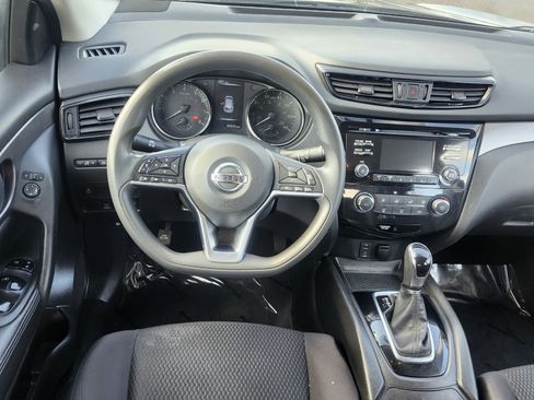 Used 2018 Nissan Rogue Sport S image 23