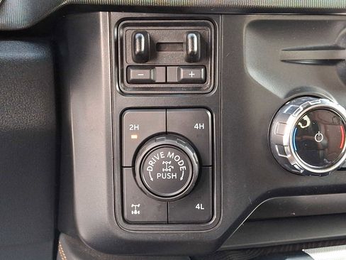 Certified 2023 Ford F250 Platinum w/ Tremor Off-Road Package image 27