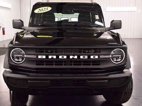 Used 2025 Ford Bronco 2-Door AWD/4WD image 2