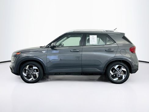 Used 2025 Hyundai Venue SEL FWD image 4