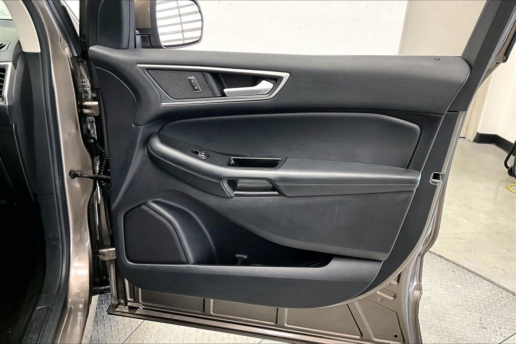 Used 2019 Ford Edge SEL w/ Equipment Group 201A AWD/4WD image 18