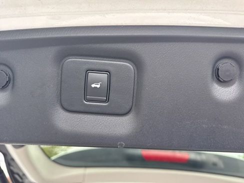 Used 2020 INFINITI QX60 Luxe w/ Sensory Package AWD/4WD image 16