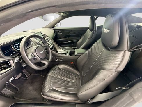 Used 2018 Aston Martin DB11 V12 RWD image 17