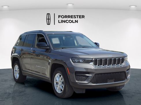 Used 2023 Jeep Grand Cherokee Laredo X AWD/4WD image 1