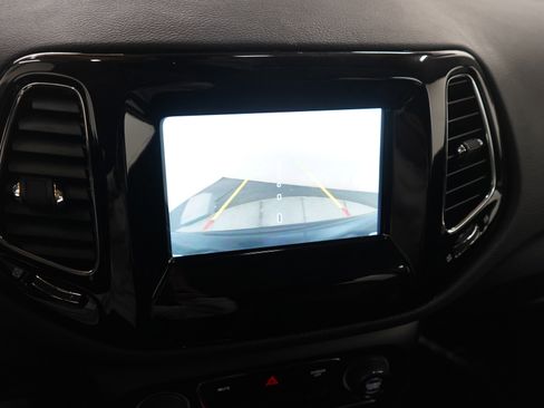 Used 2021 Jeep Compass Latitude image 28