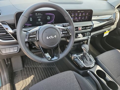 New 2026 Kia Seltos S image 2