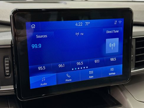 Used 2022 Ford Explorer XLT w/ Equipment Group 202A image 21