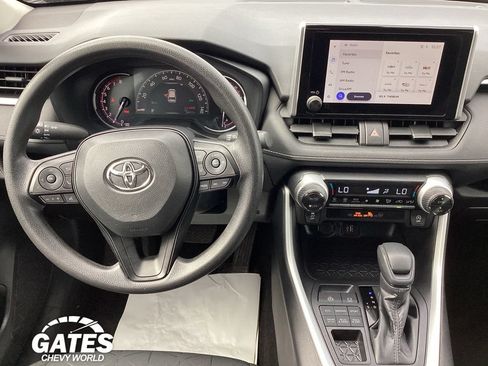 Used 2025 Toyota RAV4 XLE AWD/4WD image 15