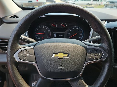 Used 2021 Chevrolet Traverse LS FWD image 18