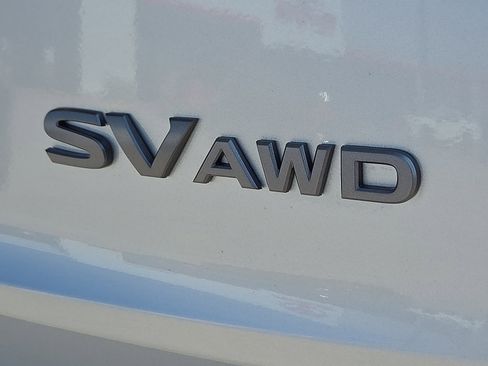 Used 2024 Nissan Rogue SV image 8