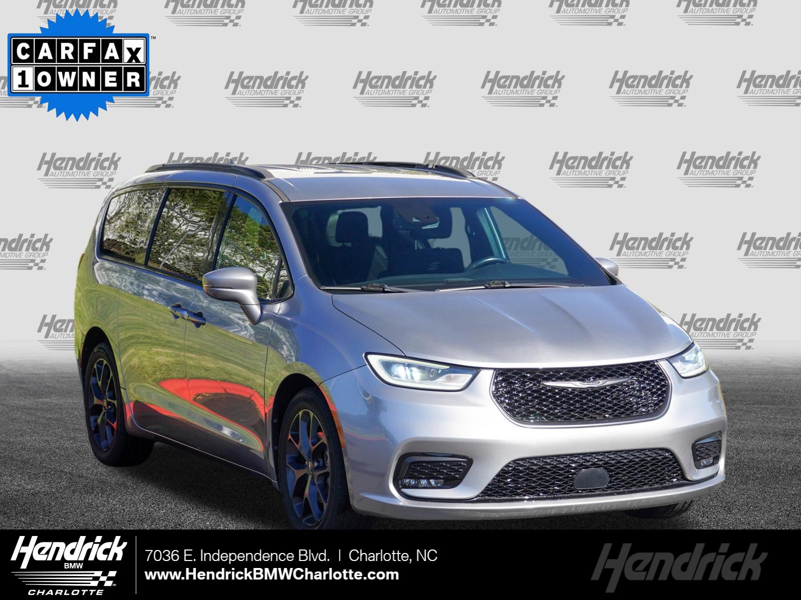 Used 2021 Chrysler Pacifica Touring w/ S Appearance Package FWD image 1
