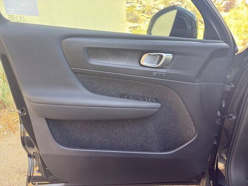 New 2025 Volvo EX40 Core w/ Climate Package AWD/4WD image 11