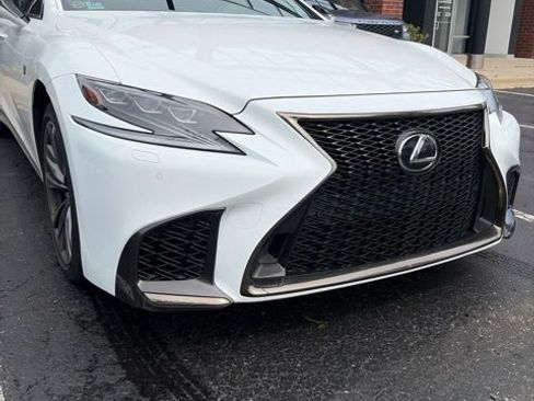 Used 2019 Lexus LS 500 F Sport w/ Accessory Package (Z2) AWD/4WD image 2