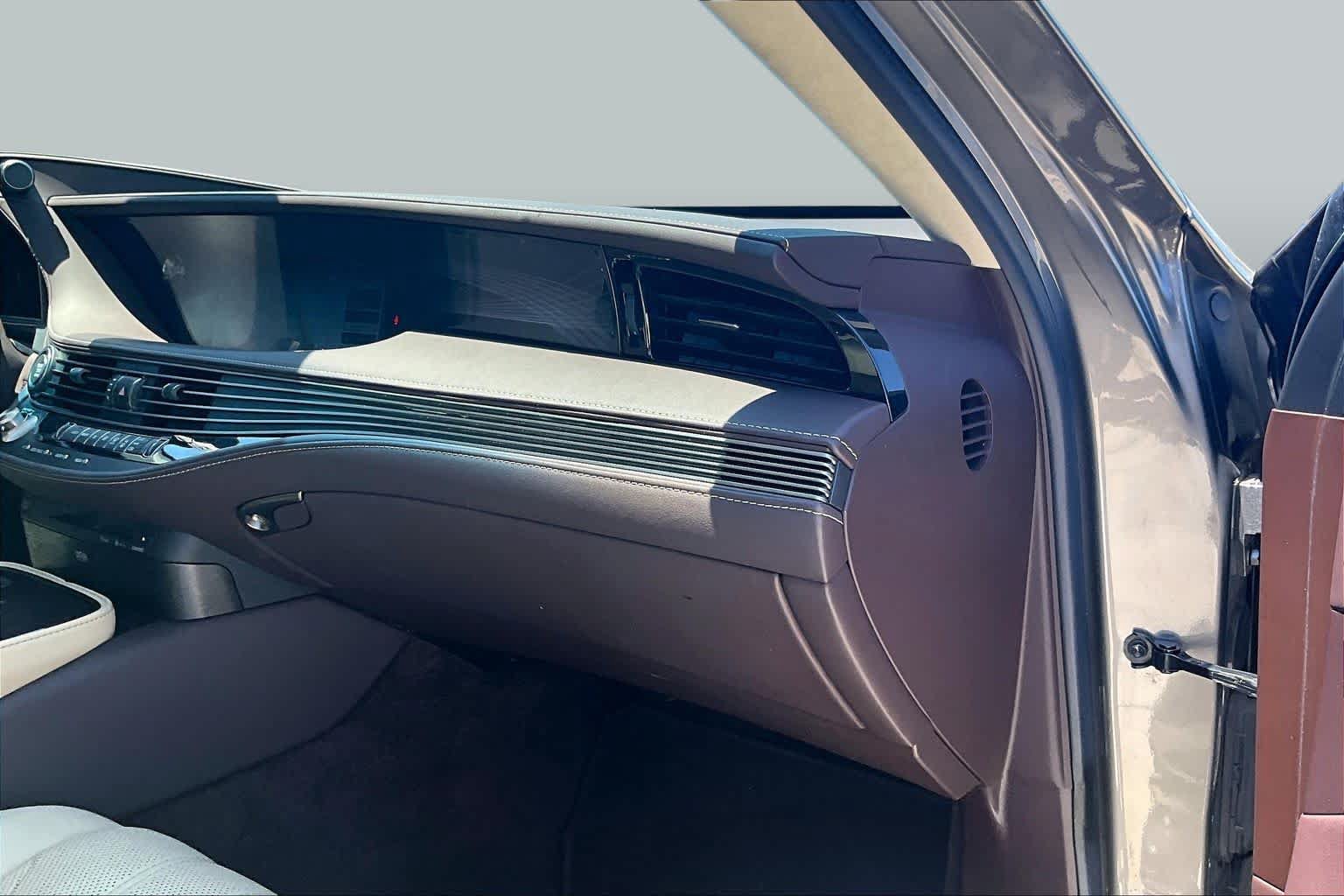 Used 2018 Lexus LS 500 w/ Luxury Package RWD image 17