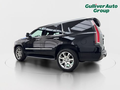 Used 2018 Cadillac Escalade Luxury AWD/4WD image 4