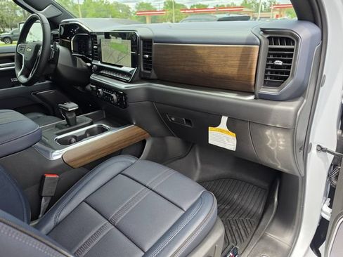 New 2026 Chevrolet Silverado 1500 High Country w/ Technology Package AWD/4WD image 14