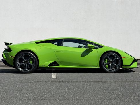 Used 2024 Lamborghini Huracan Tecnica RWD image 8