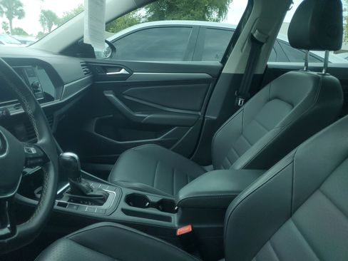 Used 2021 Volkswagen Jetta SE w/ SE Cold Weather Package FWD image 8