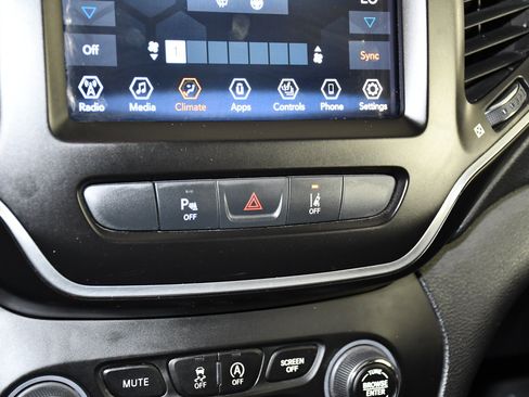 Used 2021 Jeep Cherokee Latitude Lux 80th Anniv w/ Quick Order Package 26U 80TH AWD/4WD image 30