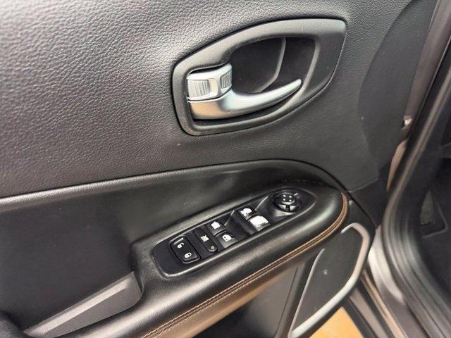 Used 2018 Jeep Compass Limited FWD image 21