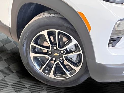 Used 2025 Chevrolet TrailBlazer LT w/ Driver Confidence Package image 26