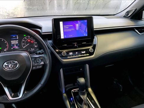 Used 2024 Toyota Corolla Cross AWD Hybrid w/ Moonroof Package image 7