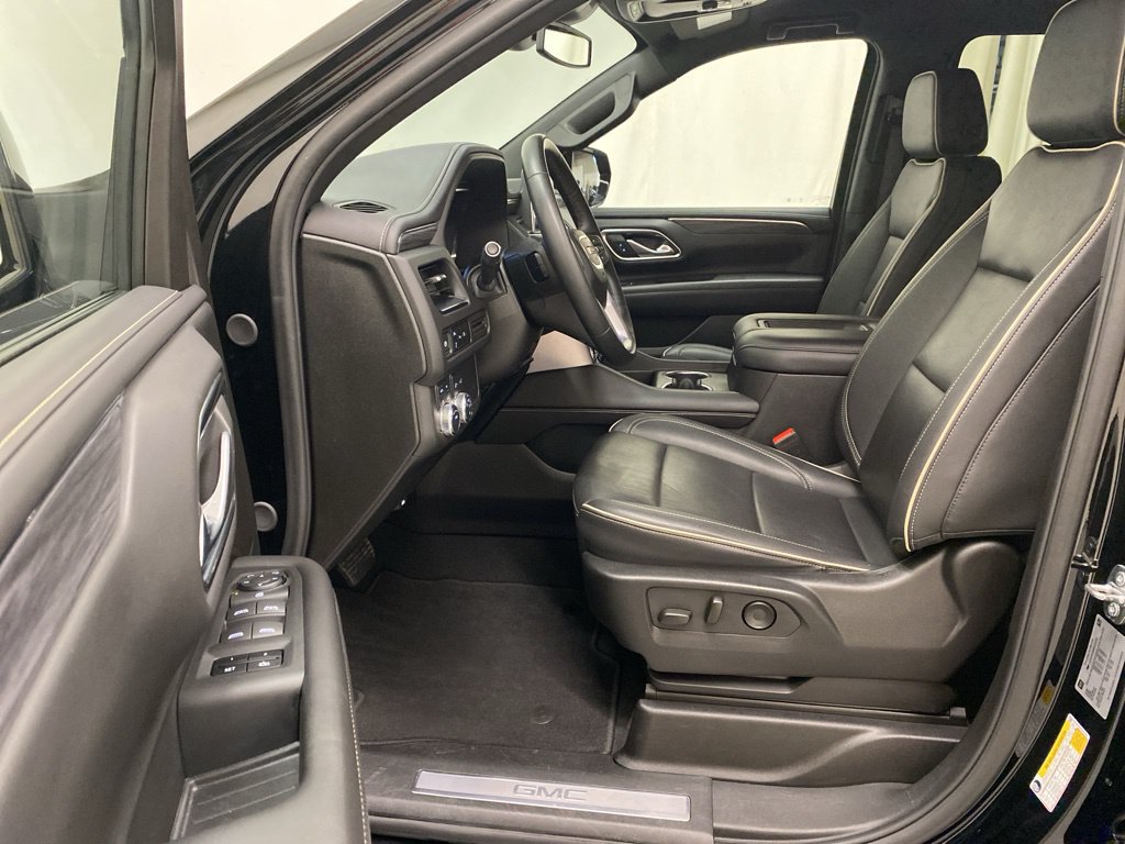 Used 2024 GMC Yukon XL SLT AWD/4WD image 14