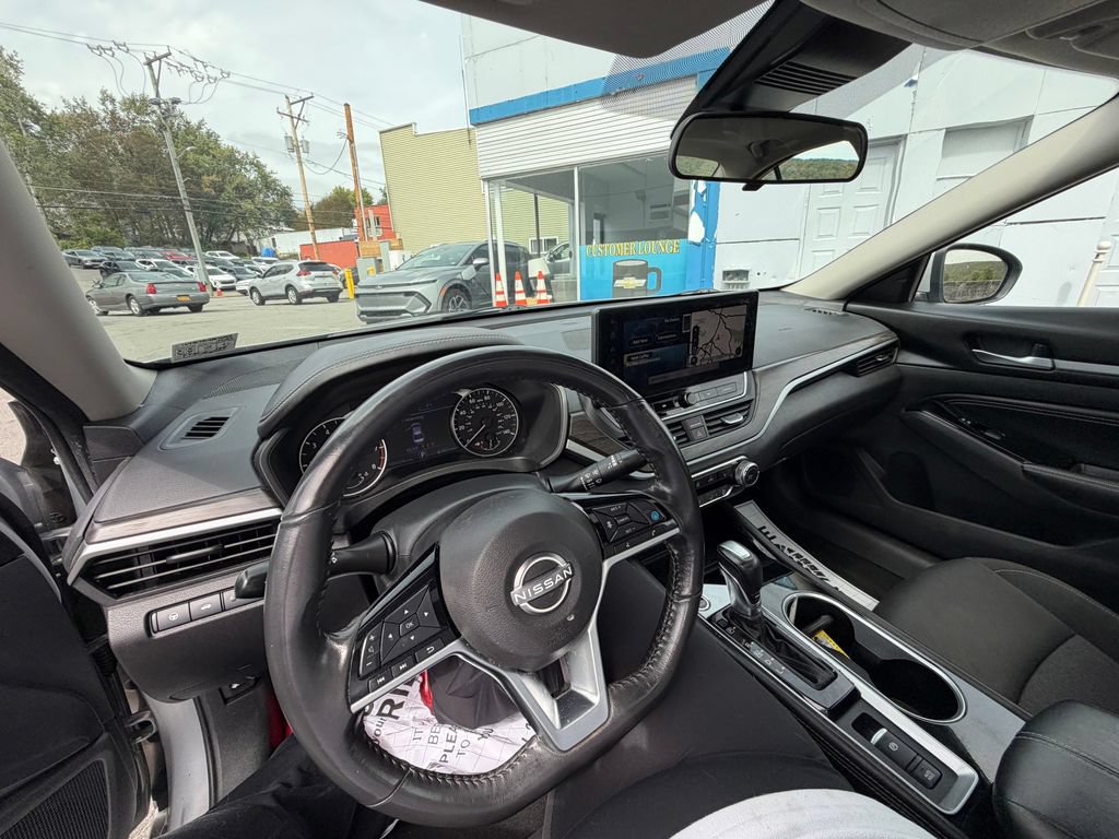 Used 2023 Nissan Altima 2.5 SV w/ SV Premium Package AWD/4WD image 22
