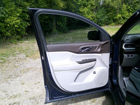 Used 2017 GMC Acadia SLT image 17