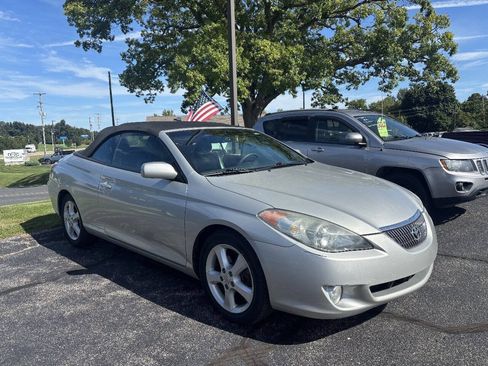 Used 2006 Toyota Solara SE FWD image 2