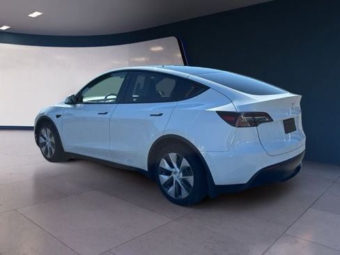 Used 2021 Tesla Model Y Long Range AWD/4WD image 3