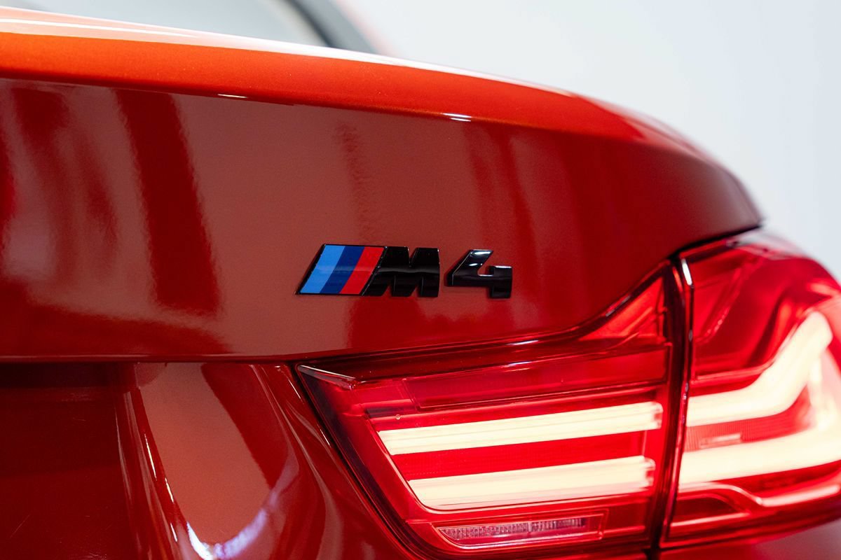 Used 2018 BMW M4 Convertible w/ Competition Package RWD image 5