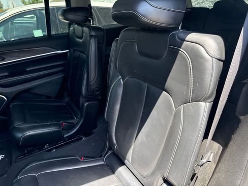 Used 2021 Jeep Grand Cherokee L Limited AWD/4WD image 17