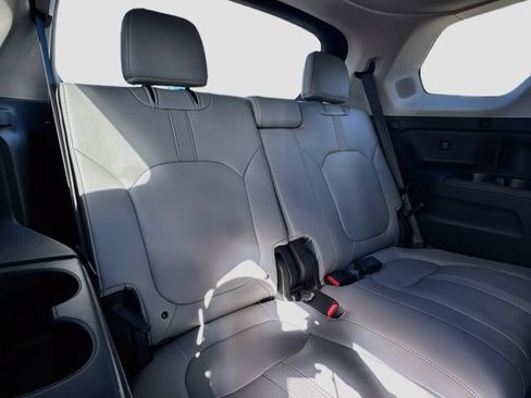 Certified 2025 Honda Pilot Touring image 33