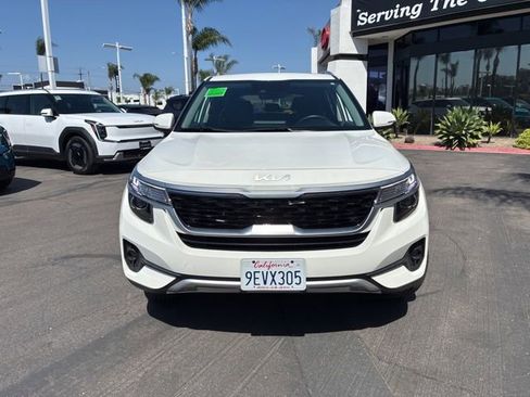 Certified 2023 Kia Seltos EX AWD/4WD image 2