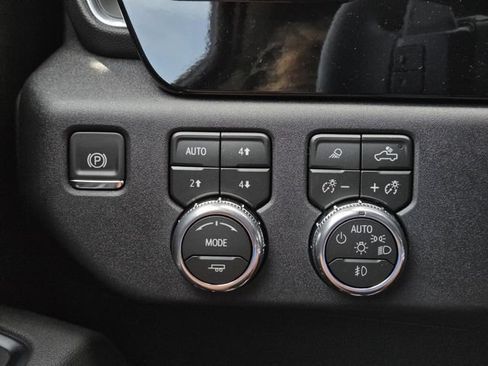 New 2026 GMC Sierra 1500 SLT AWD/4WD image 17