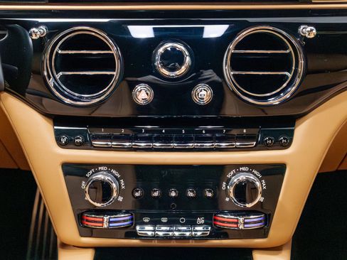 Used 2022 Rolls-Royce Ghost AWD/4WD image 37